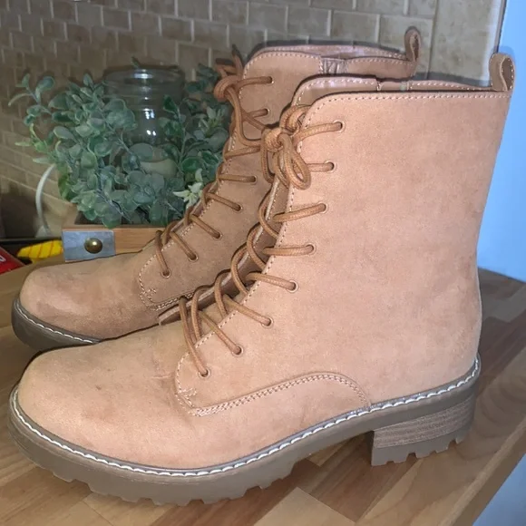 Universal Thread Tan Combat Block Heel Boots - Picture 6 of 14